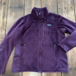 PATAGONIA full zip fleece with vented sides.